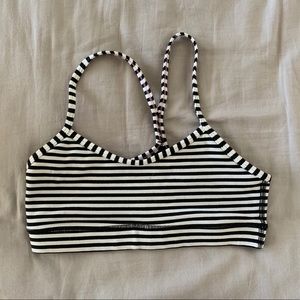 Lululemon black & white sports bra